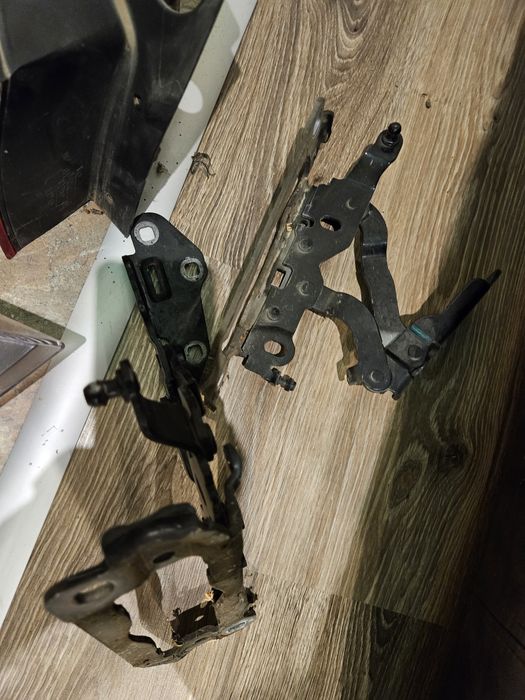 Панти за преден капак за Mercedes CLS 2016god