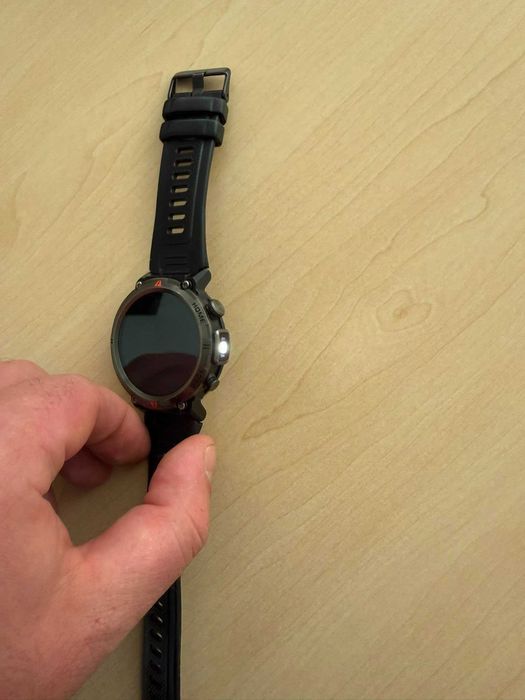 Smartwatch cu Lanternă LED + 2 Curele (Silicon & Metalică)