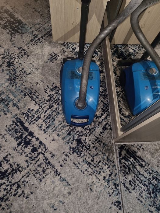 Пылесос  сотилади