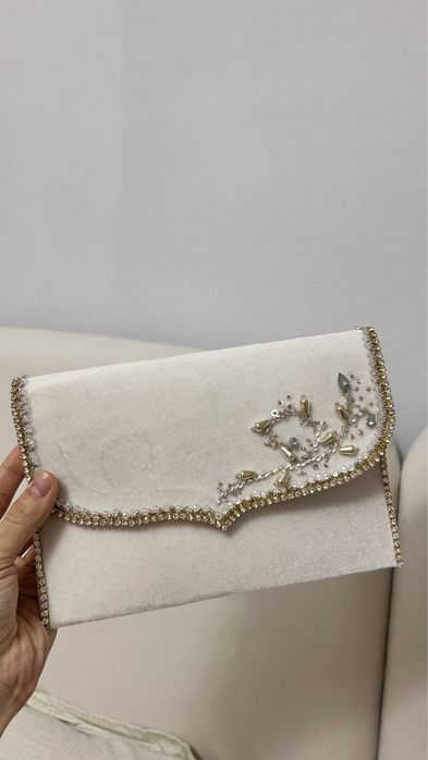 Сырға салу сәукеле