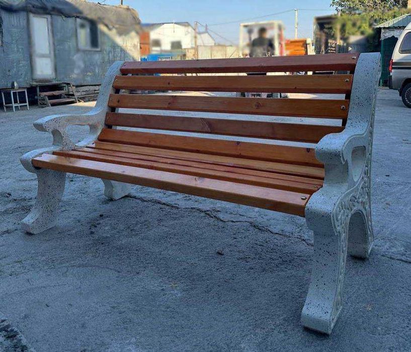 Skameyka, urna va latoklar / Скамейка, урна ва лoтоклар