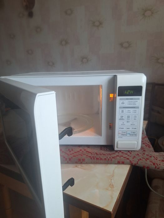 Продам Свч печь  LG