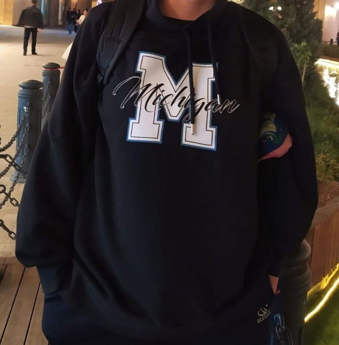 Продам толстовку женскую