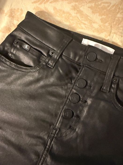 Пола Calvin Klein