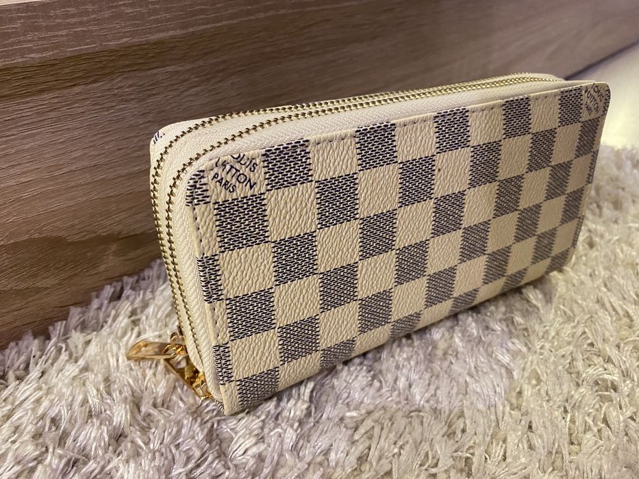 Дамски портмонета