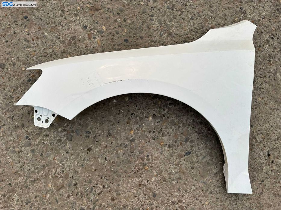 Aripa Stanga Fata cu Defect Volkswagen Jetta 4 2011 - 2014 Culoare LB9A [X4080] (prezinta zgarieturi si ondulatii in partile spre bara fata si spre portiera)
