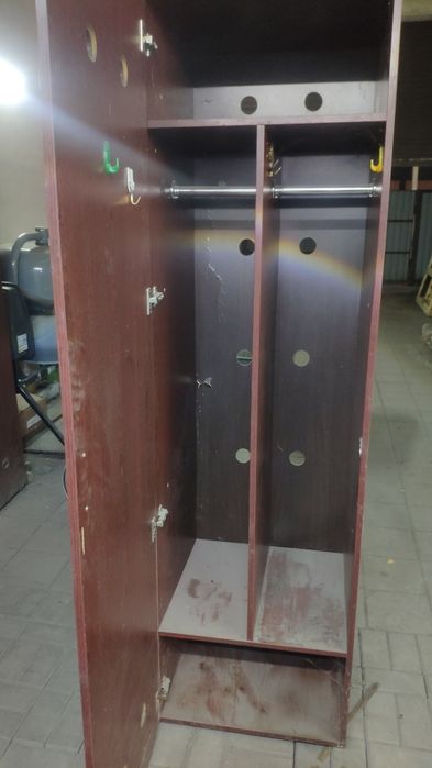 Продам шкафы для раздевалки
