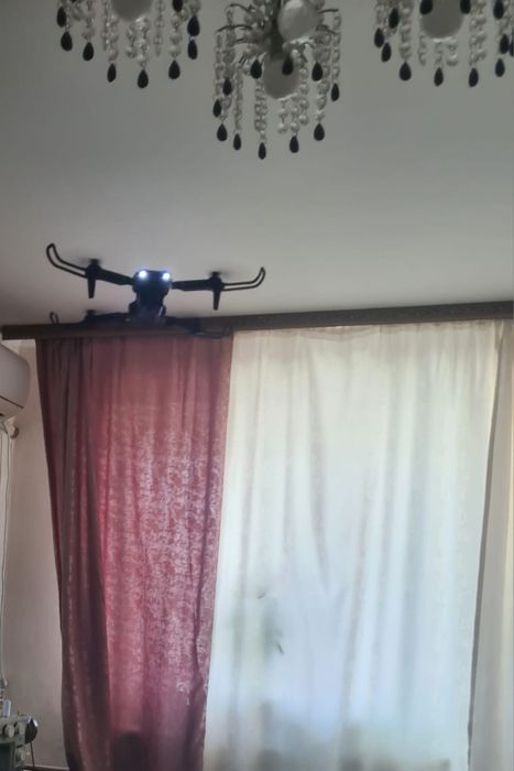 Дрон ,квадрокоптер Е99Pro.