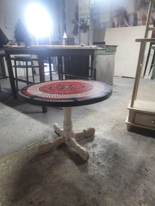 Продам журнальный столик ручная работа.