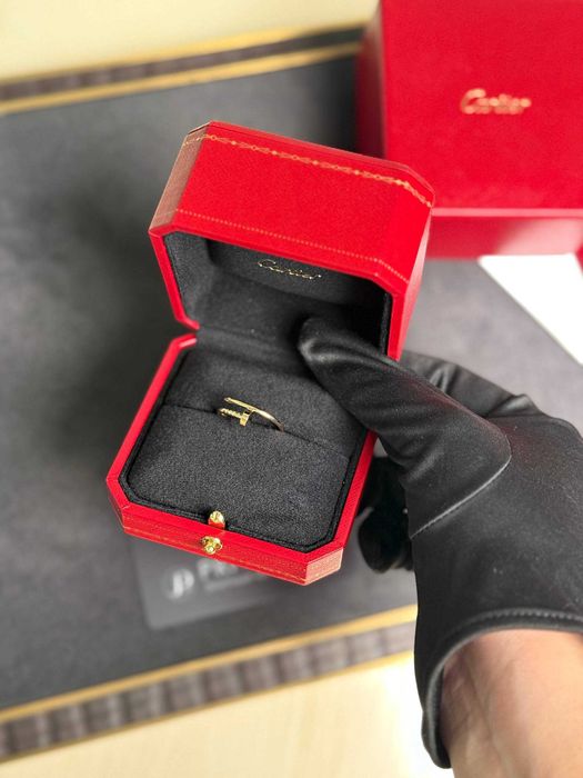 Кольцо Cartier Juste Un clou Small model