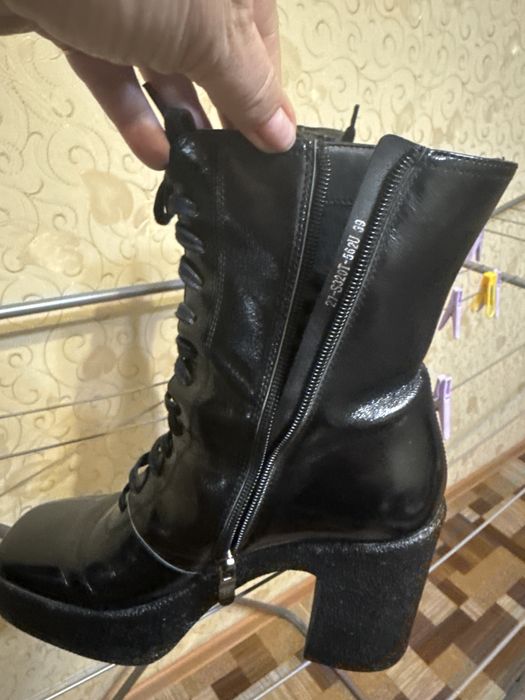 Ботинки женские лаковые