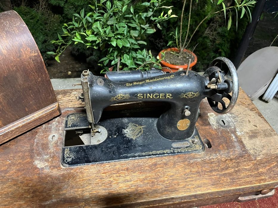 Mașină de cusut model vechi