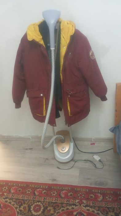 Продам куртки разные