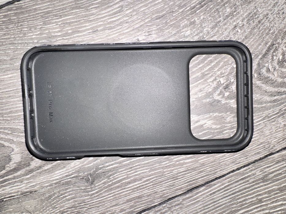 Husa noua Burga IPhone 17 Pro Max