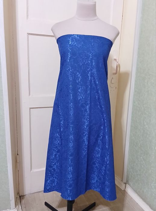 Отрез ткани ярео-синего цвета