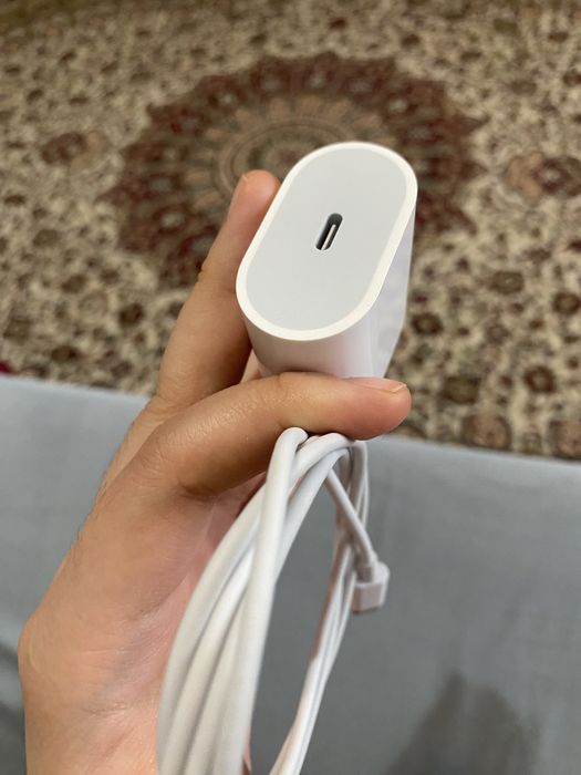 Зарядка на Айфон оригинал