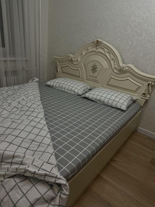 Продам кровать в идельном состоянии беларуская мебель    двухспальная