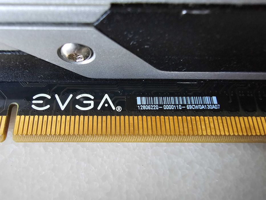 Продавам 3GB EVGA GTX 780 Ti 03G-P4-2881-KR GDDR5 Graphics Card