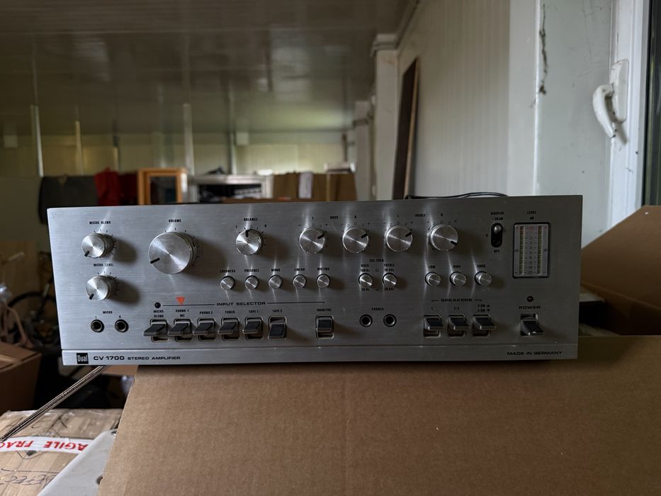 Amplificator Dual CV1700 cap serie 1980
