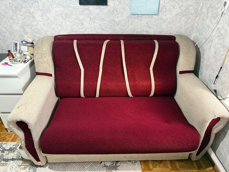 Продам диван в хорошем состоянии