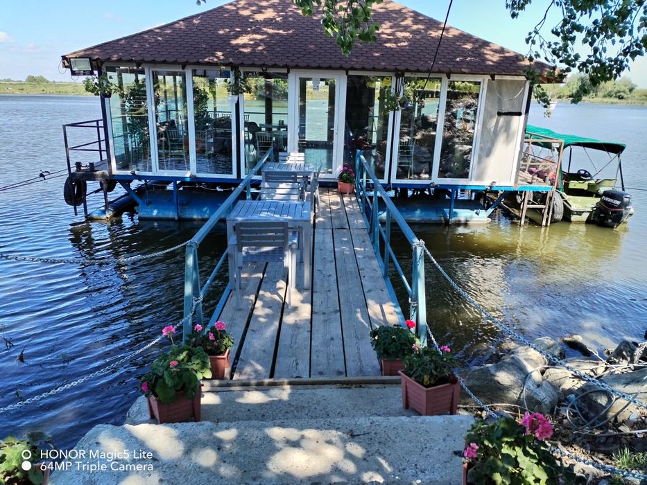 Vând/  Schimb, Ponton  Acostare Închis