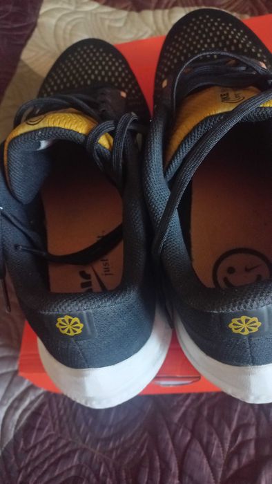 Маратонки NIKE номер45