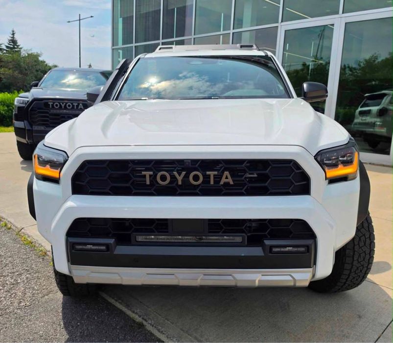 Toyota Tacoma Trailhunter Hybrid 2026