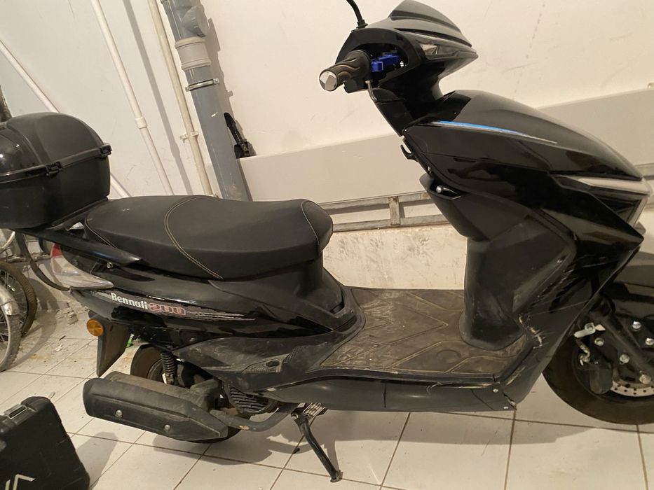 Продаю скутер М12