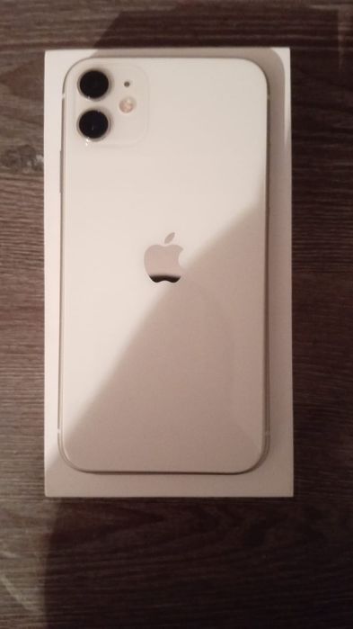 Продам айфон 11 64гб