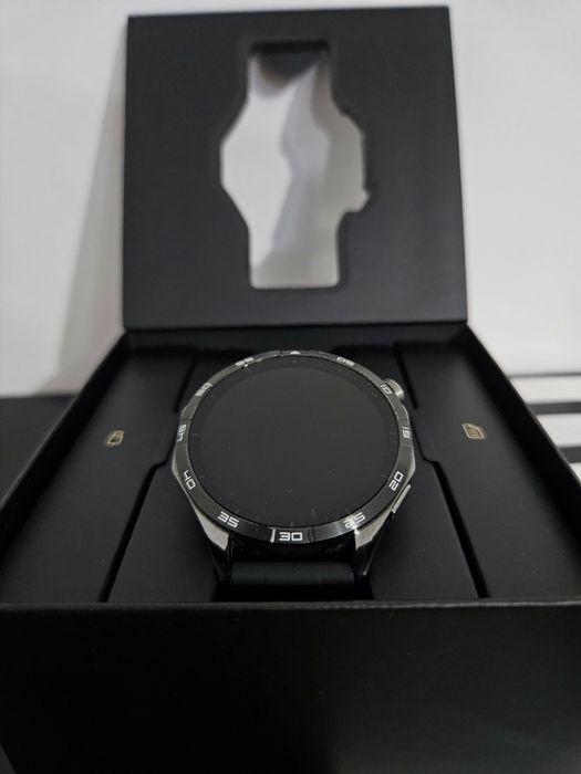 Smartwatch Huawei Watch GT4 Negru in stare excelenta