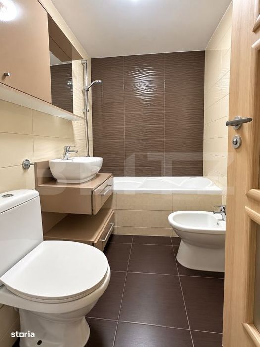 Apartament 4 camere, 77 mp, zona Plopilor