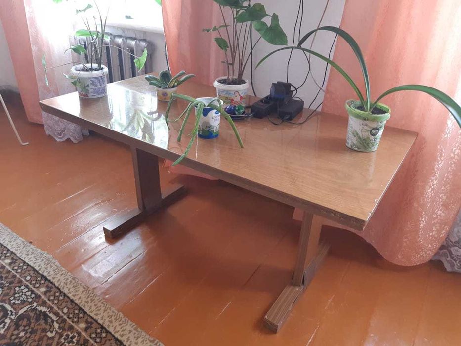 Столик журнальный