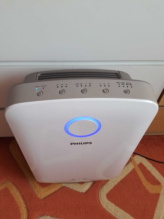 Продавам въздухопречиствател + овлажнител Филипс АС 4080/10.