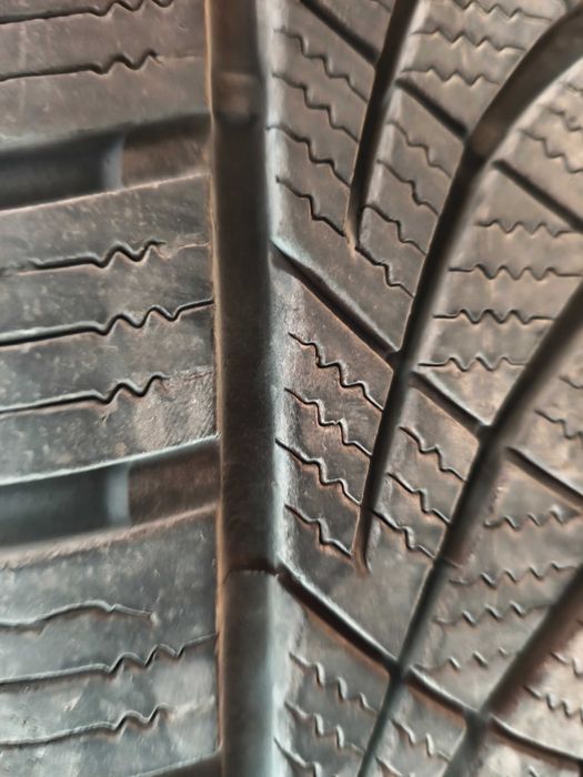 Vand 4 anvelope all season!