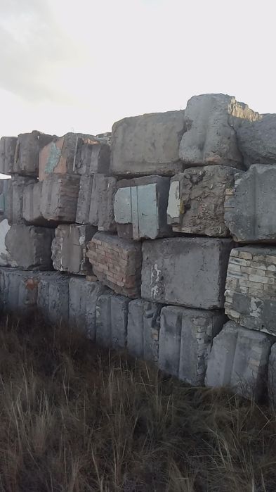 Продаю строй материалы.