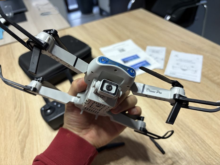 Продам дрон квадрокоптер