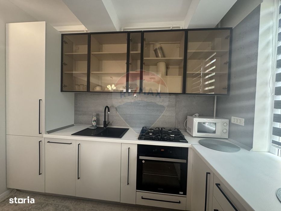 Apartament cu 3 camere de închiriat în zona Central