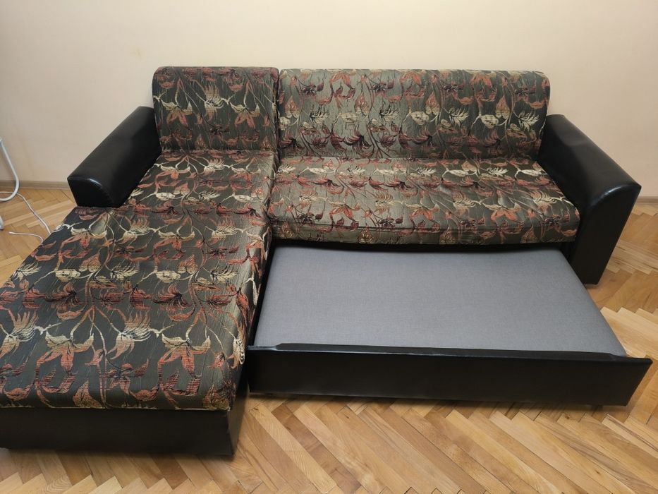Разтегателен ъглов диван