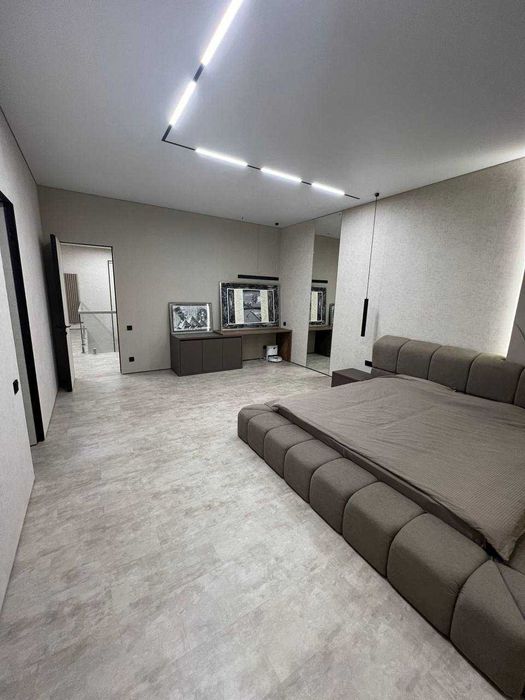 Продам дом с стиле Хай-Тек в центре города