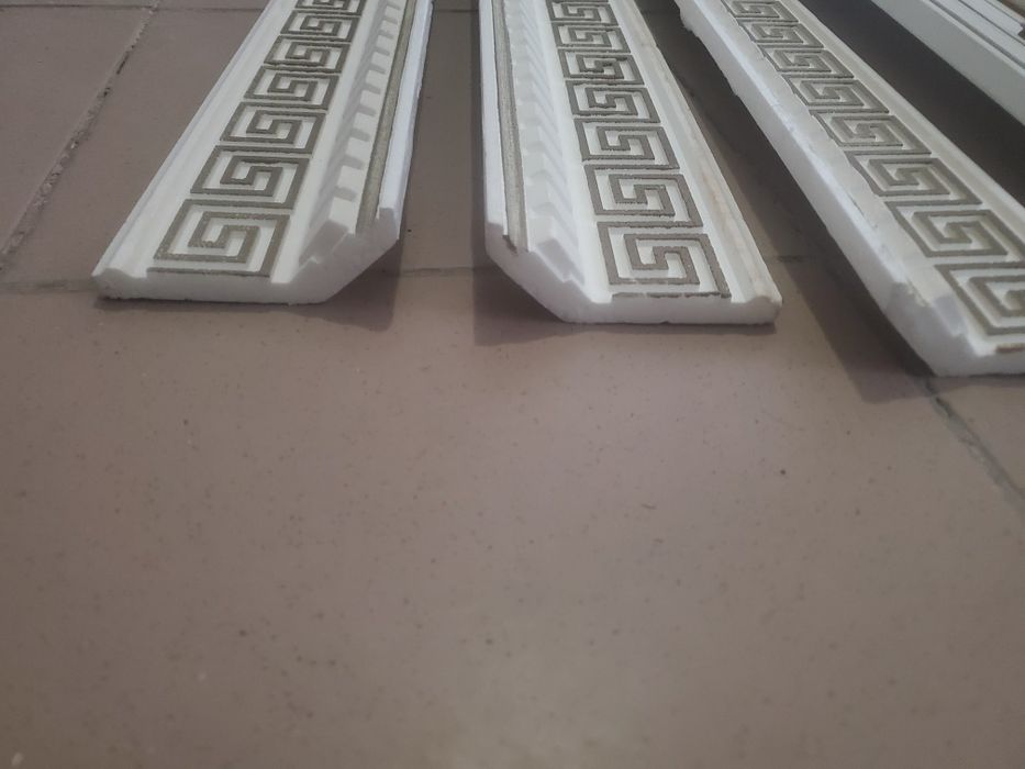 Отдам галтели, гардины, плинтус!