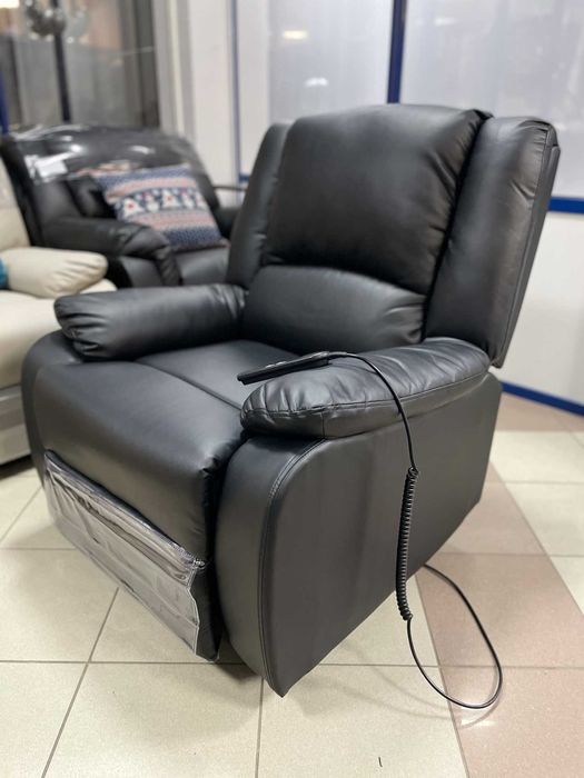 Продам 2 РЕКЛАЙНЕРА для педикюра и маникюра черного цвета.