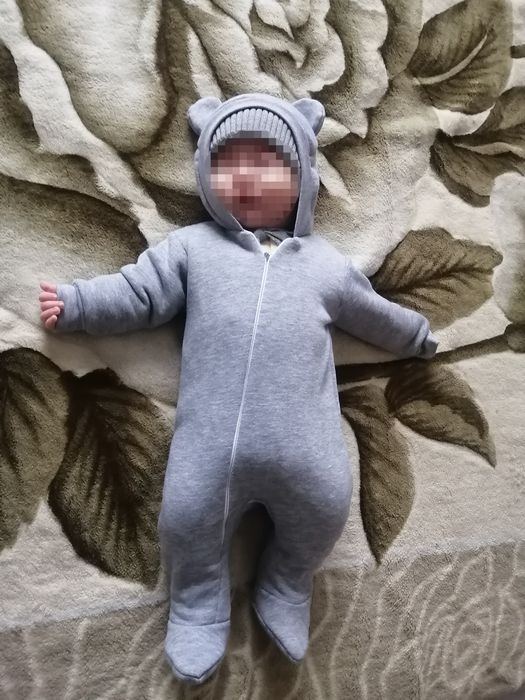 Ромпер с начесом и шапочка.