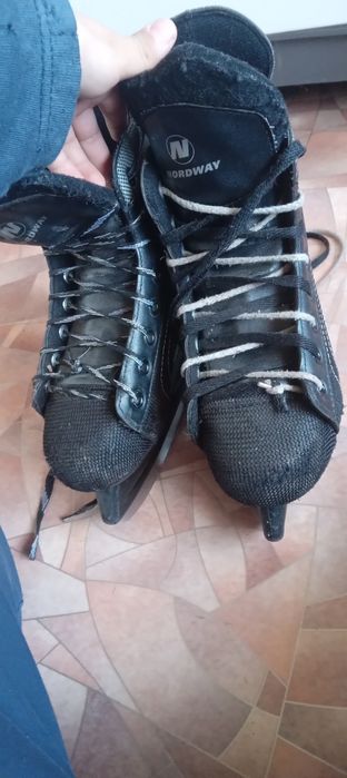 коньки хоккейные