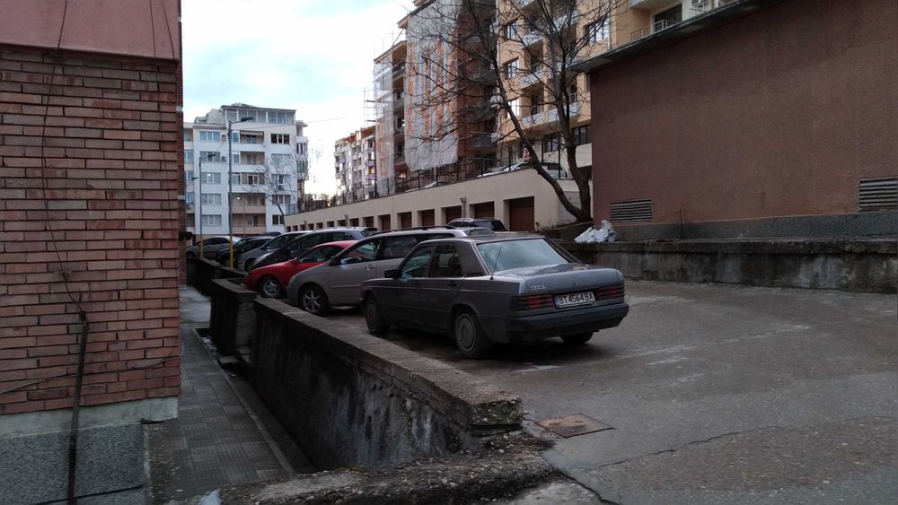 Дава се под наем Гараж / Паркомясто в Велико Търново, Акация - 18 кв.м за 61.2 € - Снимка #1