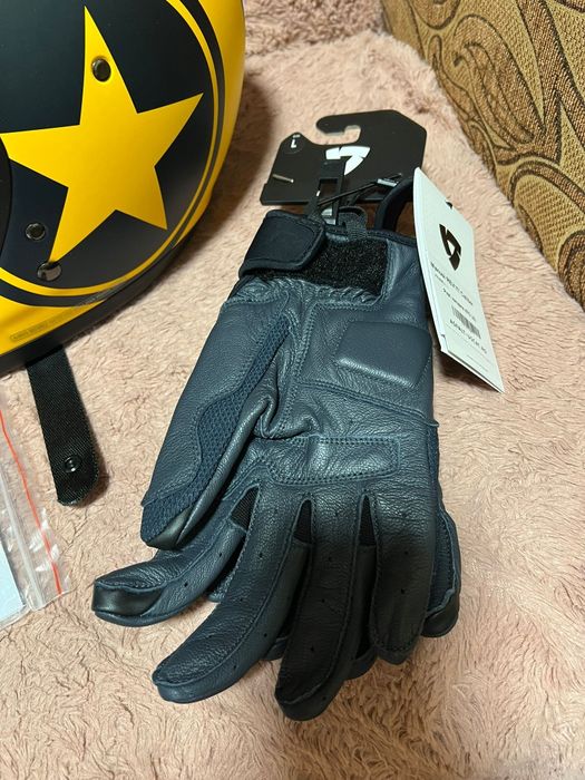 Cască moto HJC + mănuși moto Rev’it Caliber (noi, nefolosite)