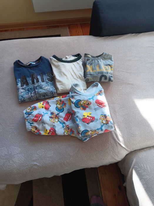 Продавам детски дрехи за момче