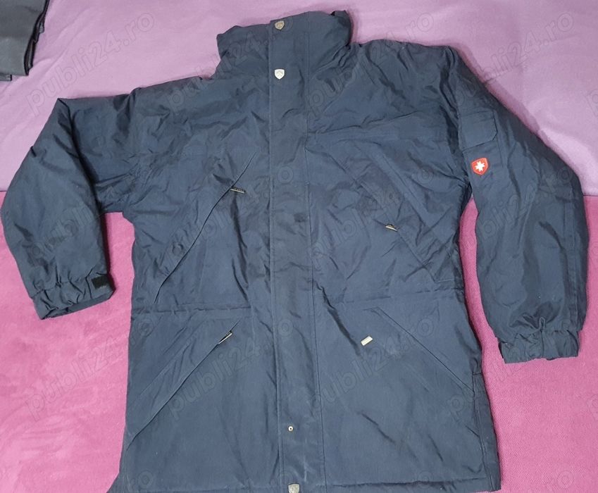 Vând scurta geaca de iarna ski de la Wellesteyn impecabila