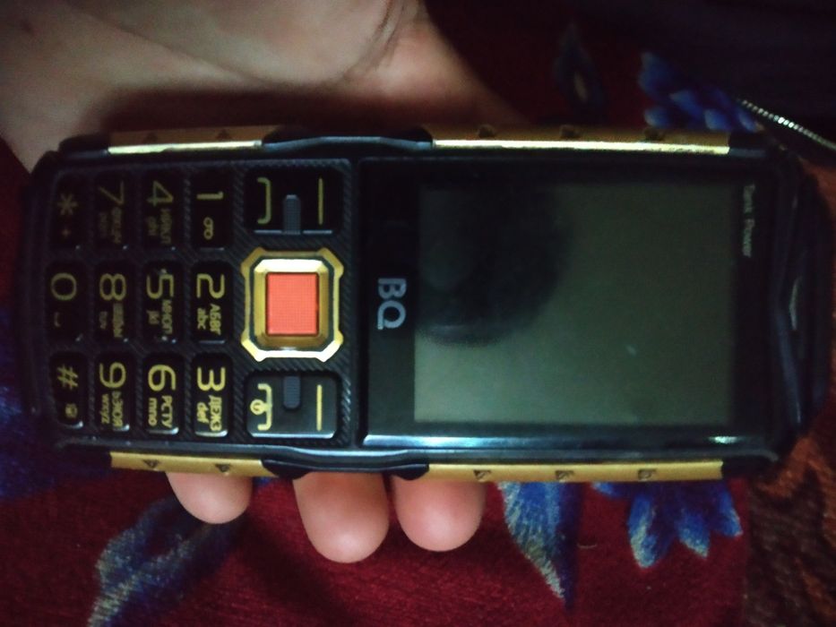 Продам телефон Рабочий танк повер