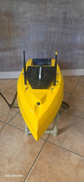 Продавам лодка Охлю-Бохлю GPS Autopilot+Lucky Sonar