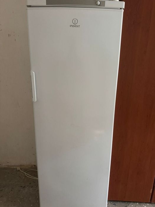Морозильник indesit